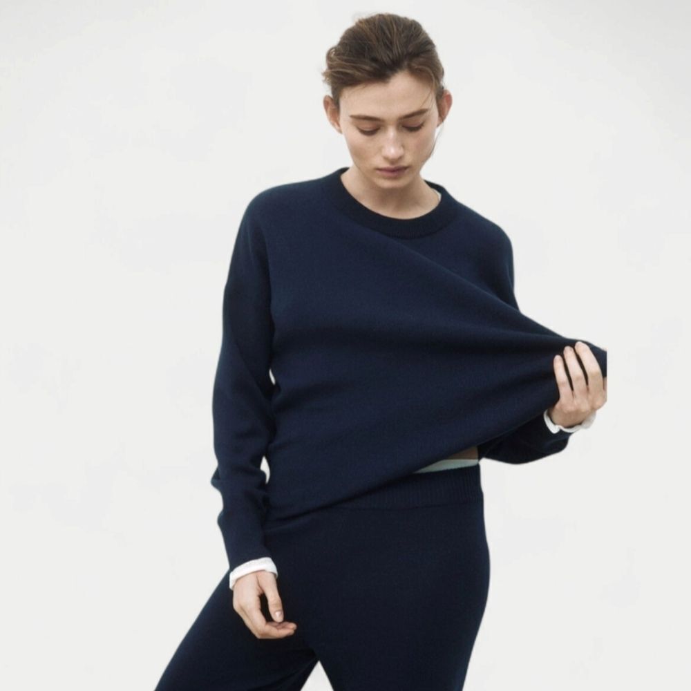 H&M Premium Crewneck Classic Knit Wool Blend Pullover Minimalist Sweater Blue M